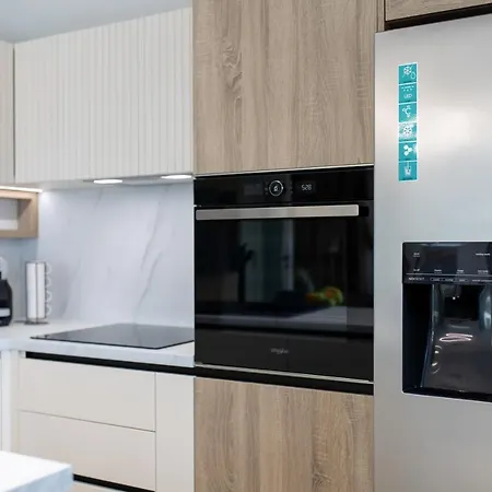 Aurelius Apartment Split